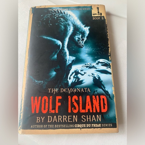 Wolf Island by Darren Shan The Demonata Series #18 Firts Edition 2009 - Picture 3 of 9